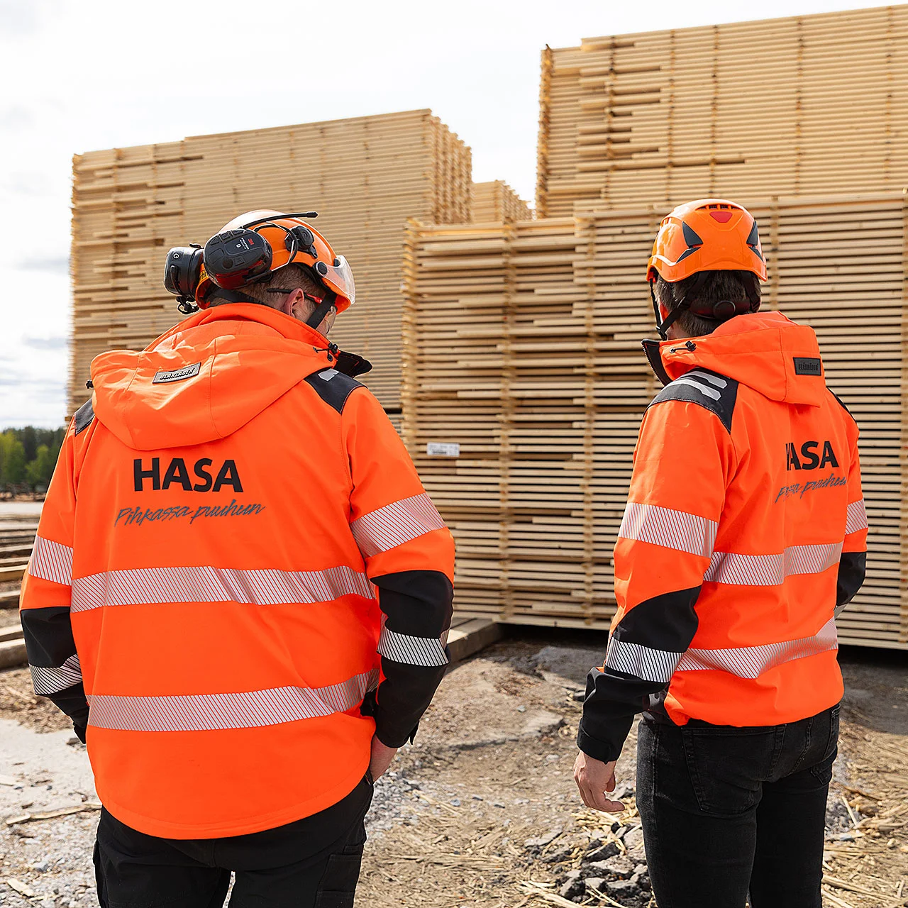 Hasa lumber men stack